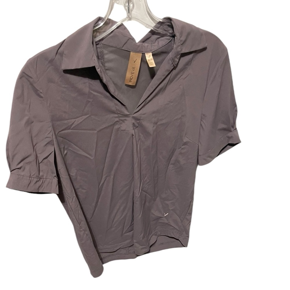 Indyeva short sleeve top women’s XS vented mesh upper back Pintuck sleeves